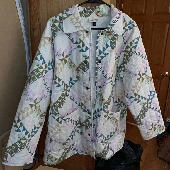 Spring Geometric Patterned Jacket - Picture 2 of 4